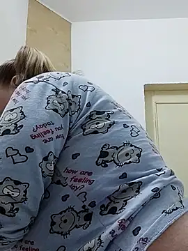 Snapshot of Kiss_Eva chatting on 02.23.25 Kiss Eva online show from 02.23.25