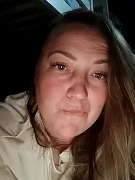 Snapshot of Kiss_Eva chatting on 10.08.25 Kiss Eva online show from 10.08.25