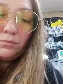 Snapshot of Kiss_Eva chatting on 02.26.26 Kiss Eva online show from 02.26.26