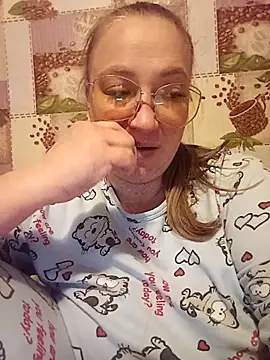 Kiss Eva online show from 04.14.26