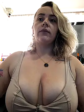 CurvyLust x online show from 10.17.25