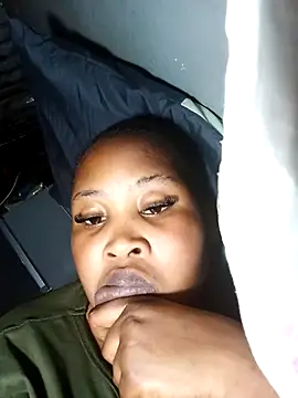 OCEANSQUITERXXX online show from 10.31.25