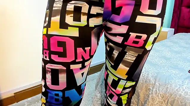 Marianee Rousse online show from 12.18.25