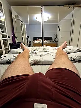 Snapshot of mikevanston chatting on 10.29.25 mikevanston online show from 10.29.25