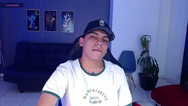 Snapshot of david_santos16 chatting on 09.14.25 david santos16 online show from 09.14.25