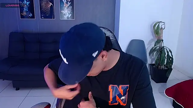 Snapshot of david_santos16 chatting on 09.15.25 david santos16 online show from 09.15.25