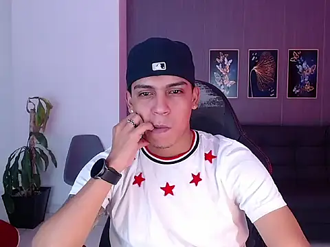 Snapshot of david_santos16 chatting on 09.18.25 david santos16 online show from 09.18.25