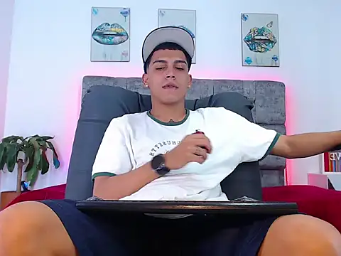 Snapshot of david_santos16 chatting on 09.24.25 david santos16 online show from 09.24.25