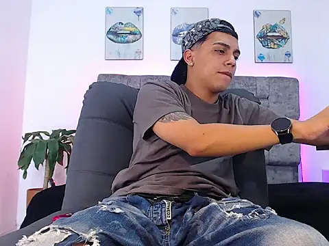 Snapshot of david_santos16 chatting on 09.28.25 david santos16 online show from 09.28.25