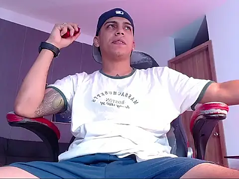 Snapshot of david_santos16 chatting on 09.30.25 david santos16 online show from 09.30.25