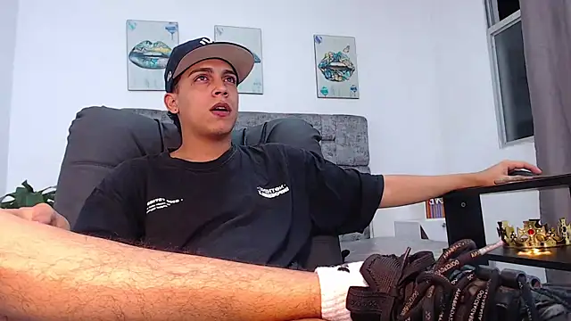 Snapshot of david_santos16 chatting on 10.19.25 david santos16 online show from 10.19.25