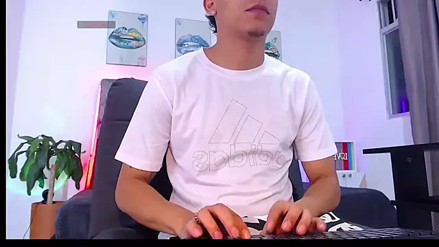 Snapshot of david_santos16 chatting on 11.05.25 david santos16 online show from 11.05.25