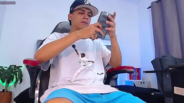 Snapshot of david_santos16 chatting on 11.09.25 david santos16 online show from 11.09.25