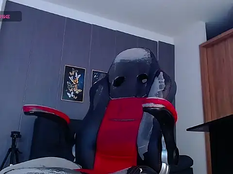 Snapshot of david_santos16 chatting on 11.13.25 david santos16 online show from 11.13.25