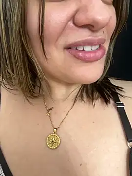 Snapshot of Pribaixinha chatting on 10.13.25 Pribaixinha online show from 10.13.25