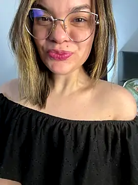 Snapshot of Pribaixinha chatting on 11.24.25 Pribaixinha online show from 11.24.25