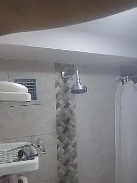 VioletxBloom online show from 12.05.25