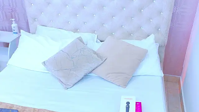 Snapshot of Samanta_Isel chatting on 02.25.26 Samanta Isel online show from 02.25.26