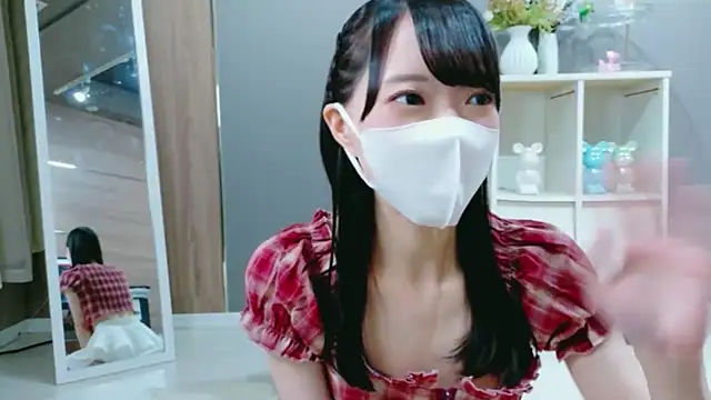Snapshot of AI-xxx chatting on 10.19.25 AI-xxx online show from 10.19.25