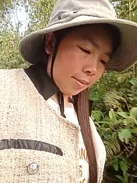 quynhkoolbae online show from 04.14.26