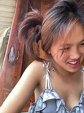 Snapshot of May_nhi chatting on 06.25.26 May nhi online show from 06.25.26