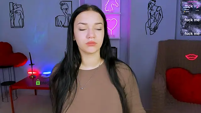 Snapshot of miss_ella_ chatting on 10.11.25 miss ella online show from 10.11.25