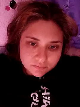 Snapshot of ivorywhisper chatting on 09.11.25 ivorywhisper online show from 09.11.25