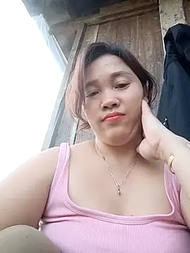 Snapshot of miumiu_00 chatting on 10.30.25 miumiu 00 online show from 10.30.25