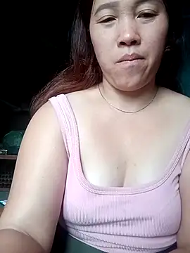 Snapshot of miumiu_00 chatting on 11.14.25 miumiu 00 online show from 11.14.25