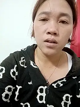 Snapshot of miumiu_00 chatting on 11.15.25 miumiu 00 online show from 11.15.25