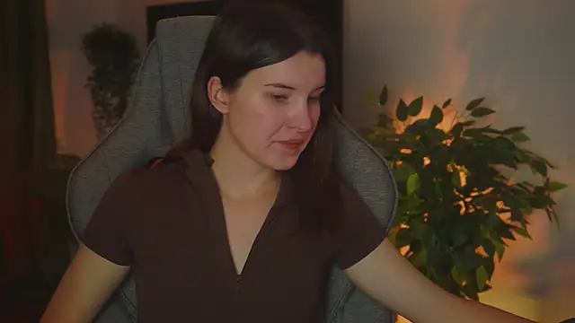 AgataWillis online show from 10.25.25