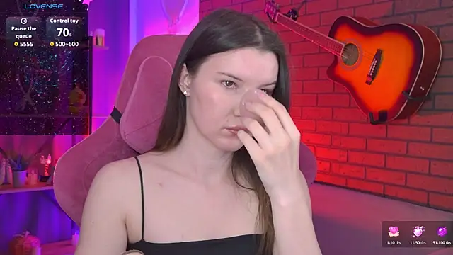 AgataWillis online show from 04.18.26