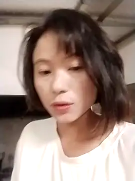 Snapshot of linda_bae00 chatting on 10.22.25 linda bae00 online show from 10.22.25