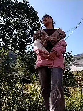 Snapshot of linda_bae00 chatting on 11.29.25 linda bae00 online show from 11.29.25