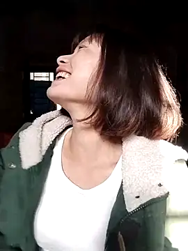 Snapshot of linda_bae00 chatting on 12.01.25 linda bae00 online show from 12.01.25