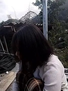 Snapshot of linda_bae00 chatting on 12.15.25 linda bae00 online show from 12.15.25