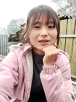 Snapshot of linda_bae00 chatting on 12.16.25 linda bae00 online show from 12.16.25