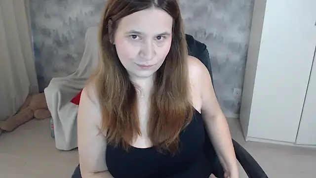 Snapshot of AdelinaLawson chatting on 09.28.25 AdelinaLawson online show from 09.28.25