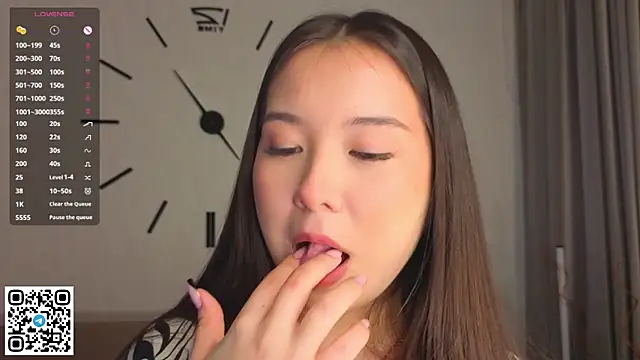 AlberthaEscue online show from 10.22.25