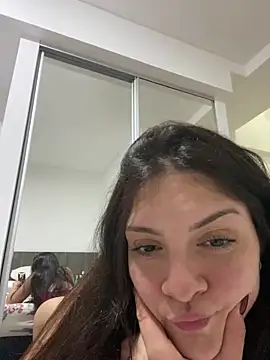 Danielaeliana online show from 02.28.26