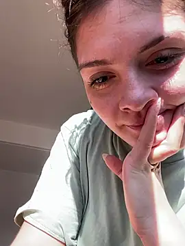 Danielaeliana online show from 05.23.26