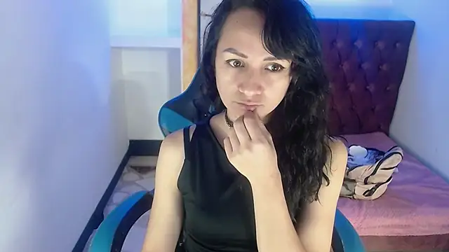 Snapshot of alison_moon7 chatting on 10.15.25 alison moon7 online show from 10.15.25