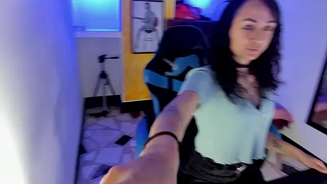 alison moon7 online show from 10.24.25