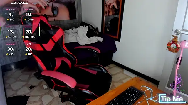 alison moon7 online show from 12.04.25