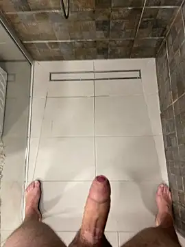 Snapshot of MrZli chatting on 10.26.25 MrZli online show from 10.26.25