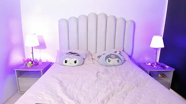 Snapshot of SofieBunnie chatting on 09.26.25 SofieBunnie online show from 09.26.25