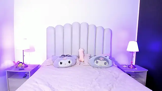 Snapshot of SofieBunnie chatting on 11.07.25 SofieBunnie online show from 11.07.25