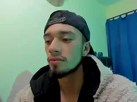 Snapshot of theostone chatting on 09.16.25 theostone online show from 09.16.25