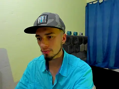 Snapshot of theostone chatting on 09.23.25 theostone online show from 09.23.25