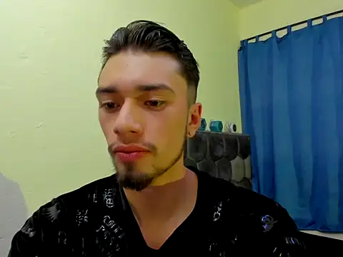 Snapshot of theostone chatting on 09.26.25 theostone online show from 09.26.25